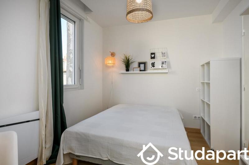 Chambre - 11 m² - 1 pièce