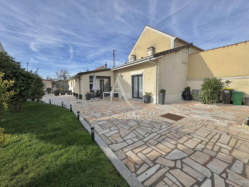 Maison - 93 m² - 5 pièces