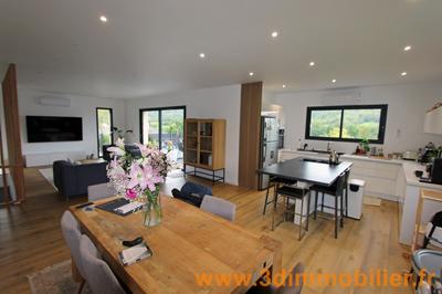 Maison - 189 m² - 7 pièces