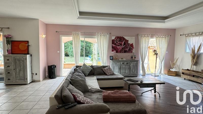Maison - 234 m² - 12 pièces