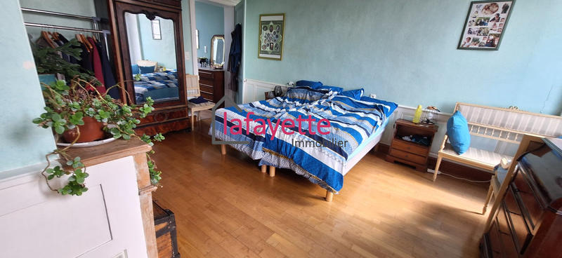 Maison - 297 m² - 10 pièces