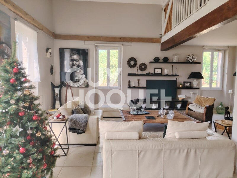 Maison - 280 m² - 6 pièces