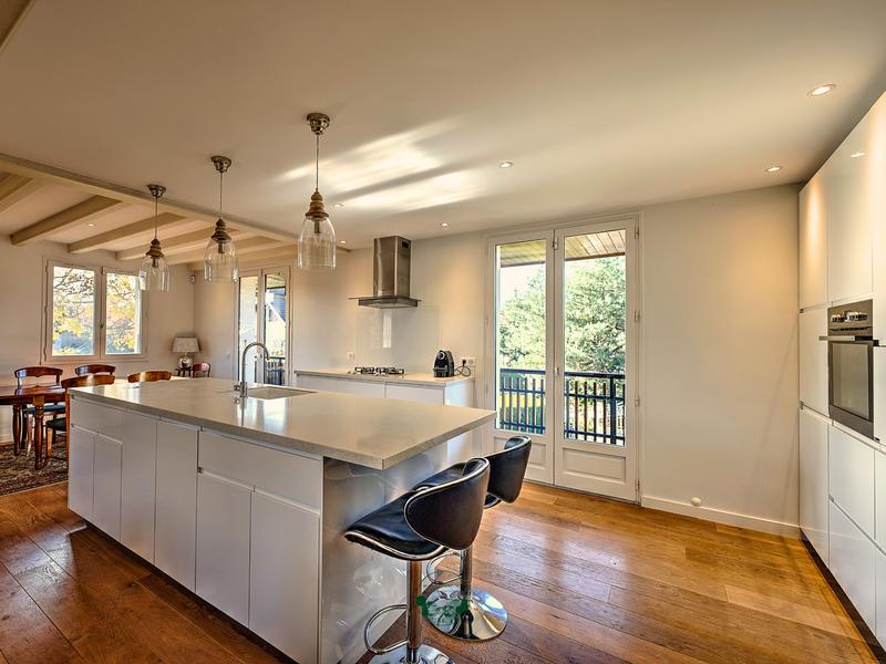 Maison - 190 m² - 6 pièces