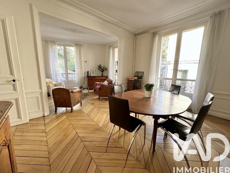 Maison - 257 m² - 11 pièces