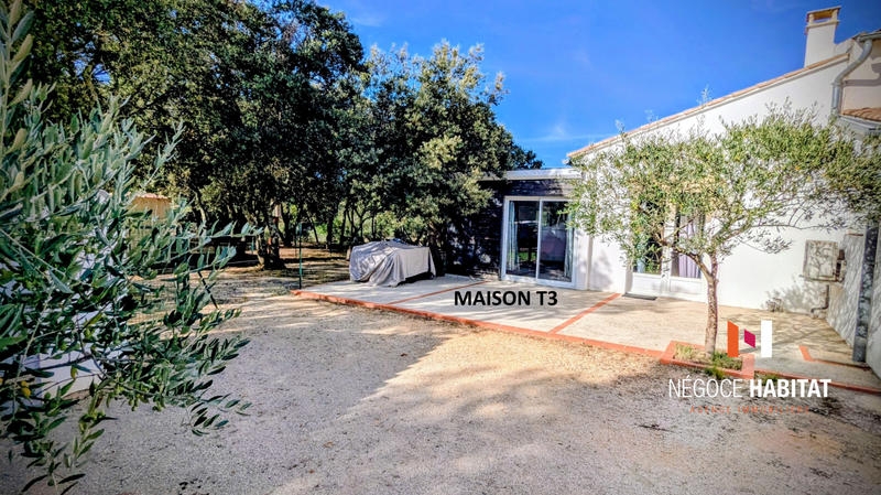 Maison - 235 m² - 10 pièces