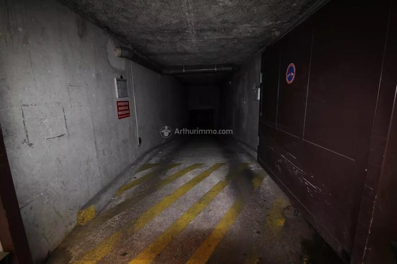 Parking / Garage - 12 m²