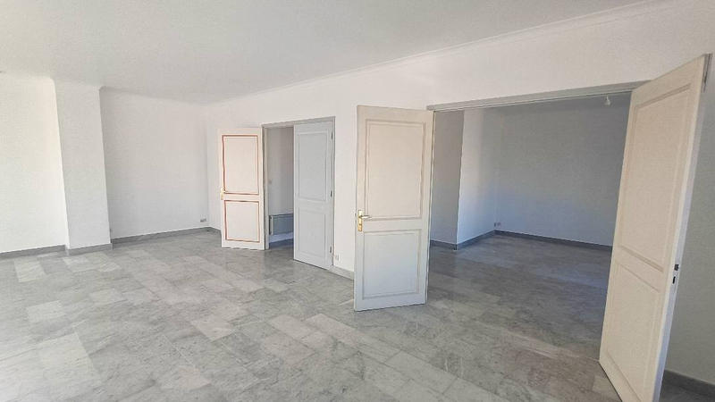 Appartement - 269 m² - 8 pièces