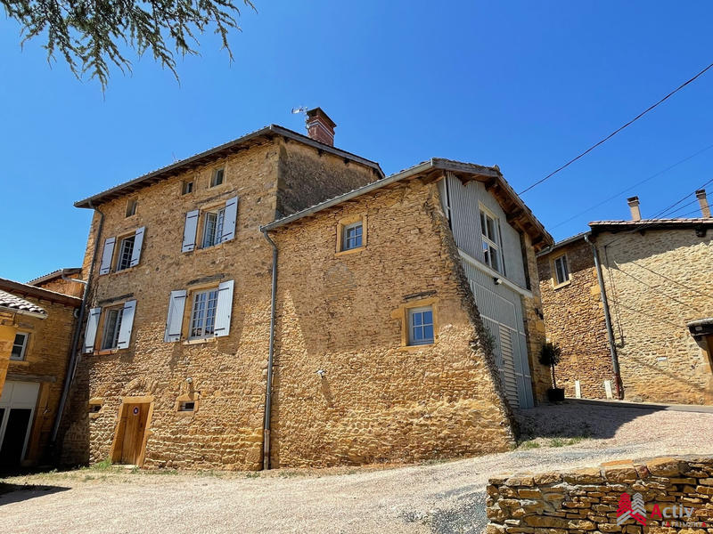 Maison - 138 m² - 5 pièces