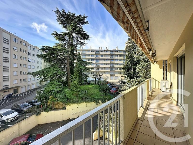 Appartement - 87 m² - 4 pièces