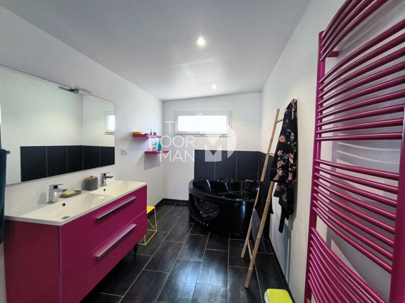 Maison - 155 m² - 8 pièces