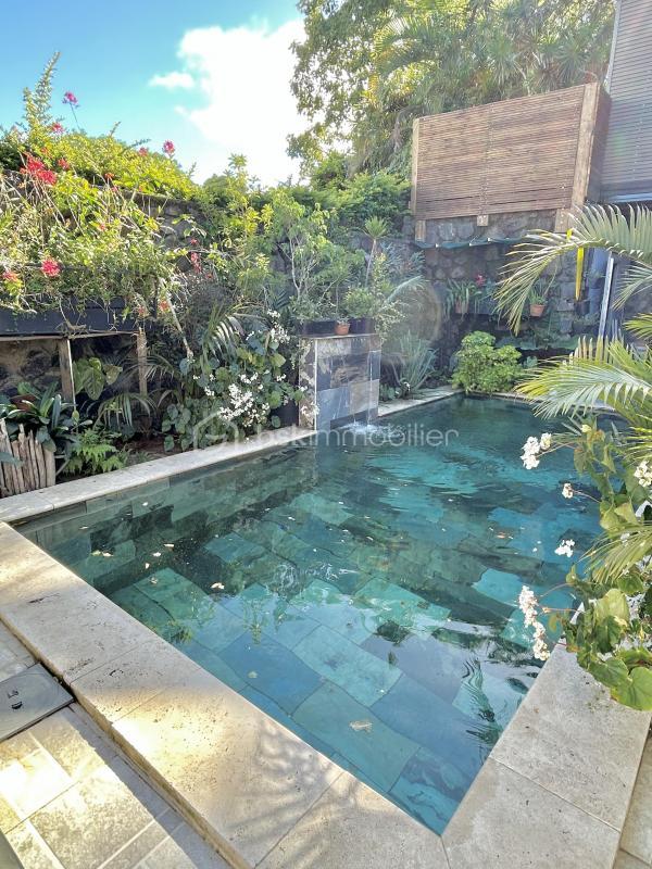 Maison - 250 m² - 7 pièces