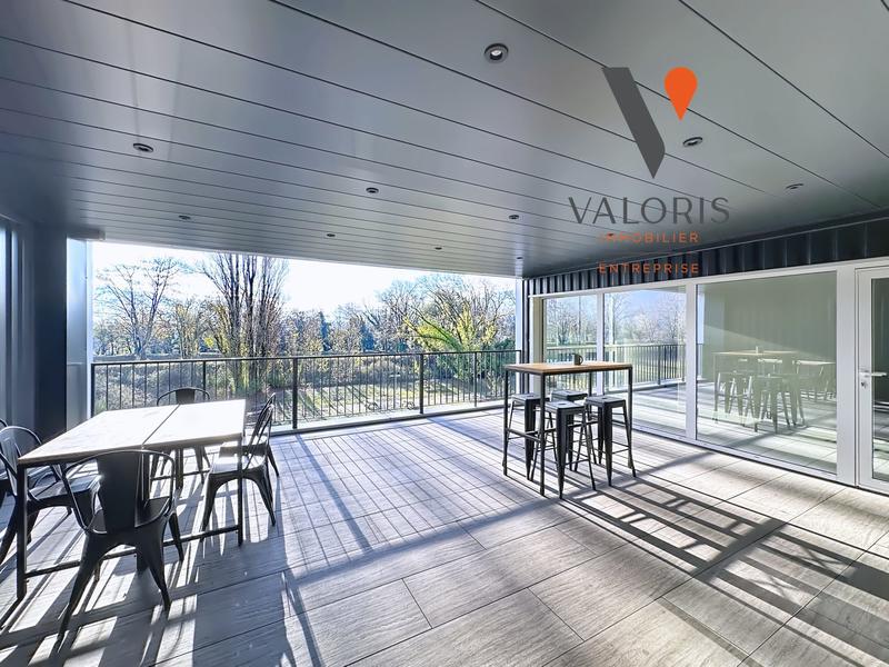 Bureau - 121 m² - 2 pièces