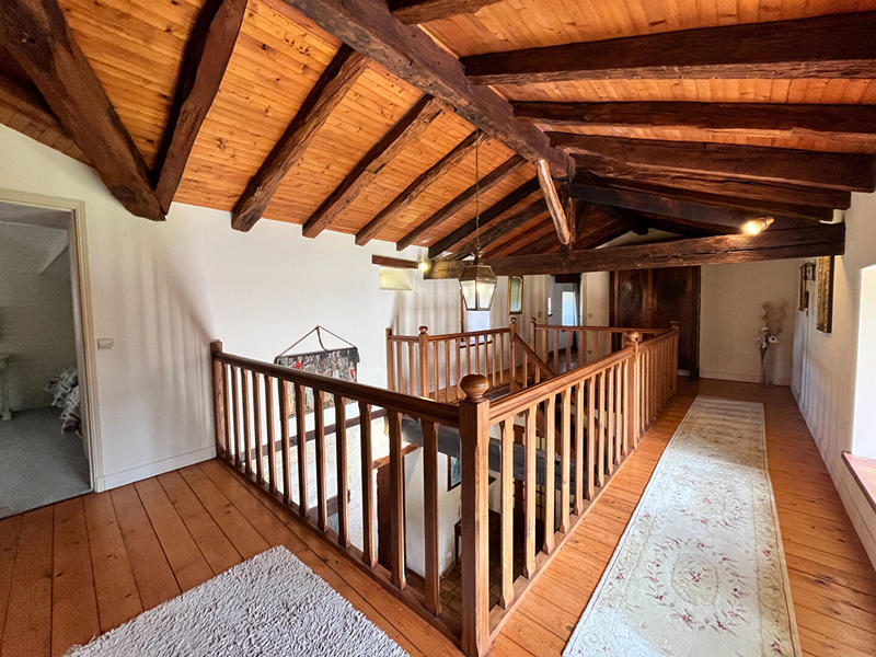 Maison - 430 m² - 18 pièces