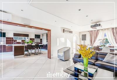 Pavillon - 223 m² - 12 pièces