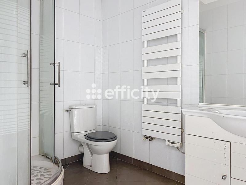 Maison - 240 m² - 7 pièces