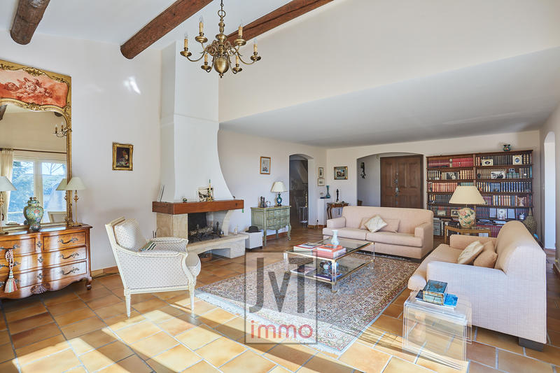 Villa - 200 m² - 7 pièces