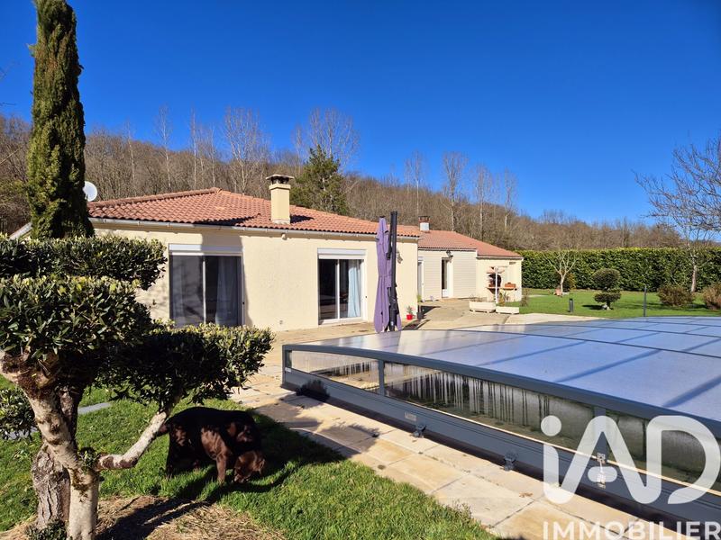 Maison - 180 m² - 5 pièces