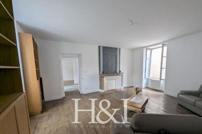 Propriété - 185 m² - 6 pièces