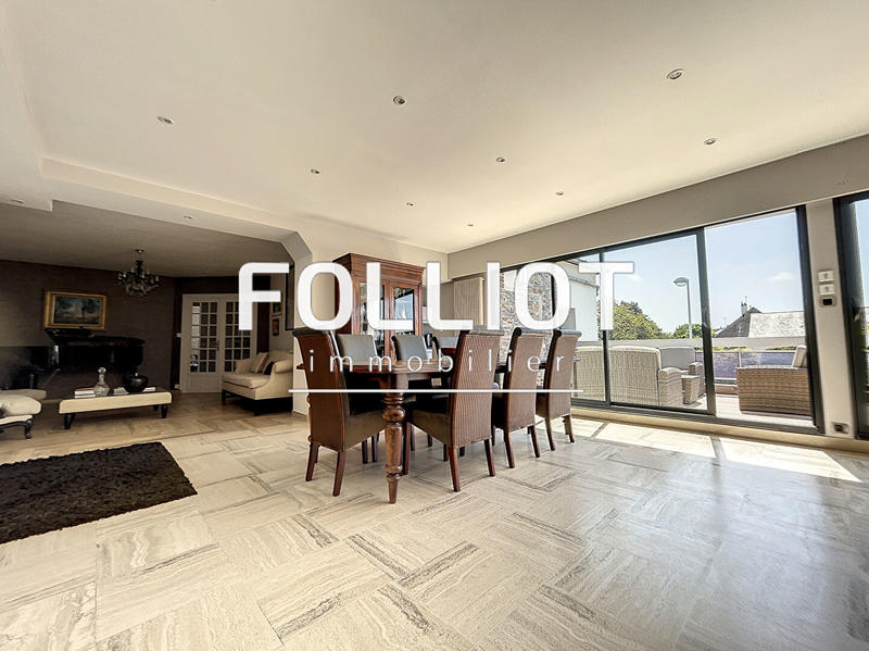 Maison - 286 m² - 7 pièces