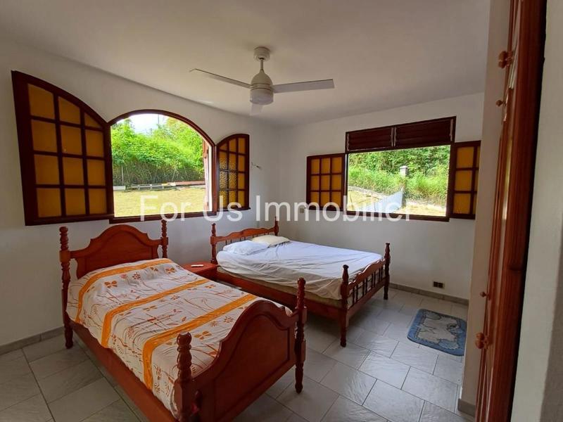 Maison - 365 m² - 9 pièces