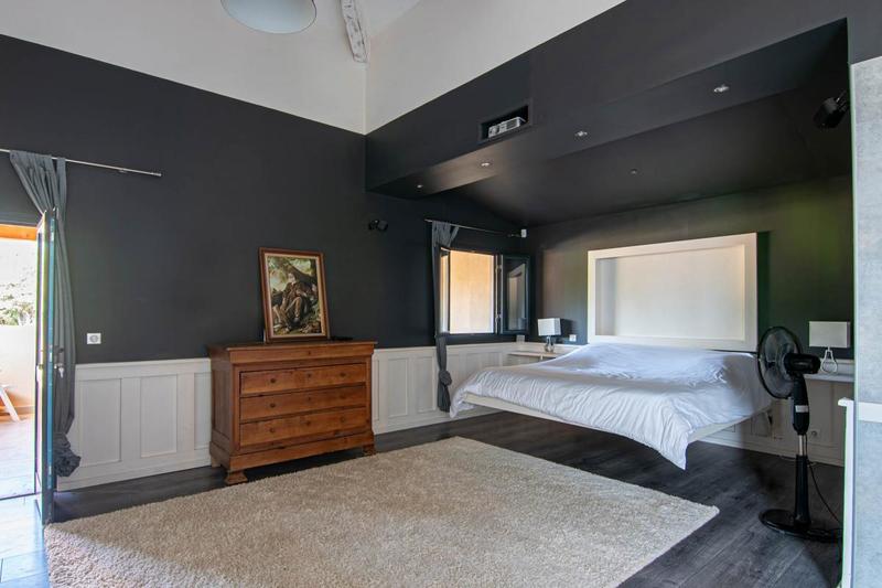 Maison - 288 m² - 7 pièces