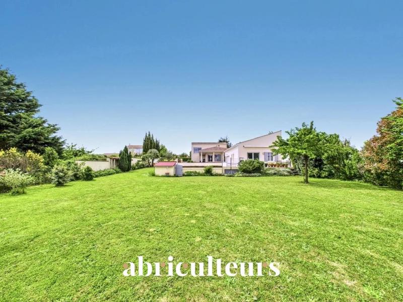 Maison ancienne - 242 m² - 8 pièces