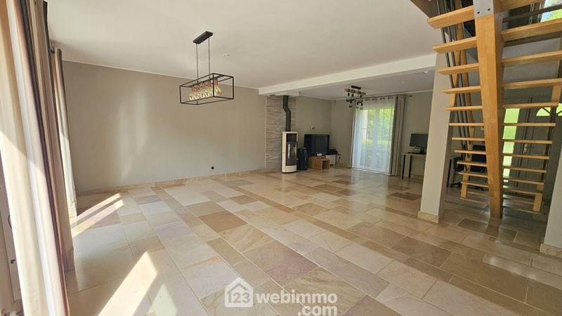 Maison - 201 m² - 8 pièces