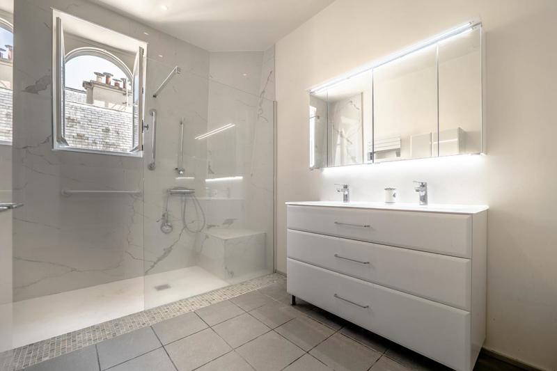 Appartement - 165 m² - 5 pièces