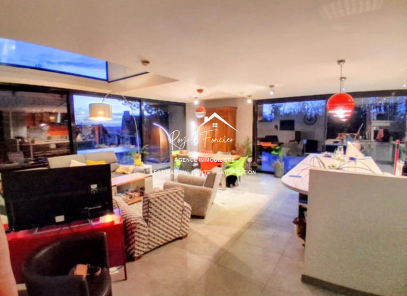 Maison contemporaine - 183 m² - 7 pièces