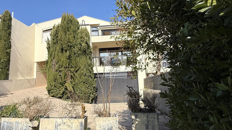 Maison - 215 m² - 6 pièces