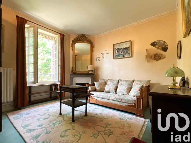 Maison - 230 m² - 10 pièces