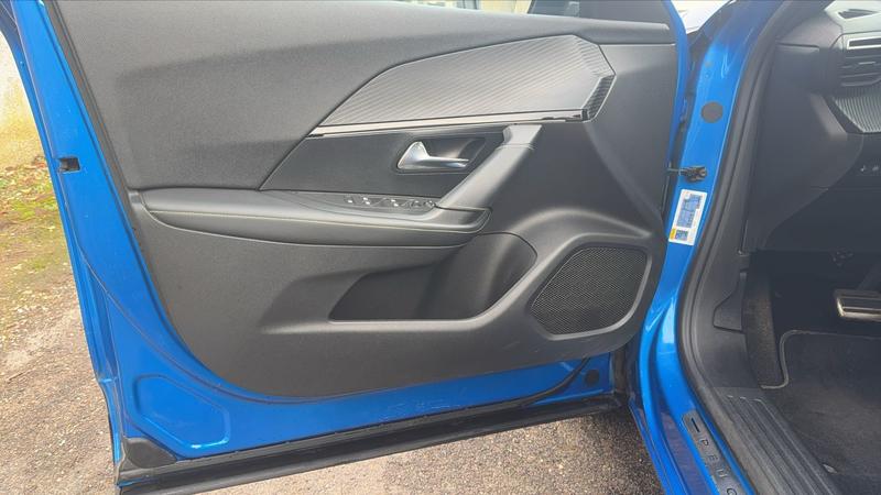 Peugeot 2008 136 100 kWh Gt