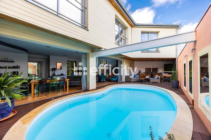 Maison - 187 m² - 6 pièces