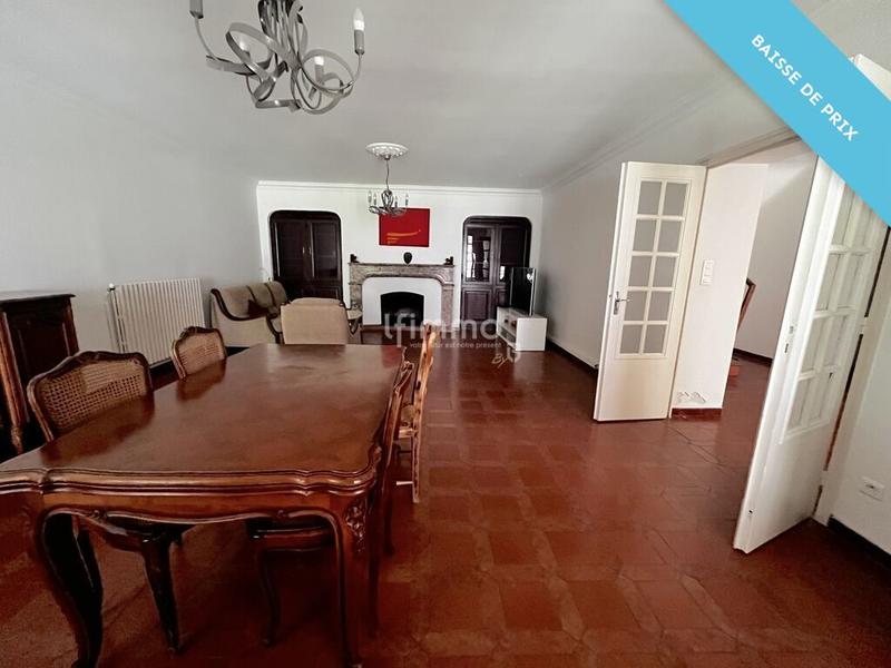 Maison - 220 m² - 5 pièces