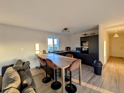 Maison - 93 m² - 4 pièces