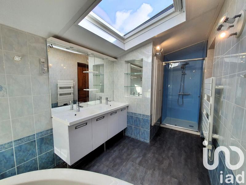 Maison - 200 m² - 6 pièces