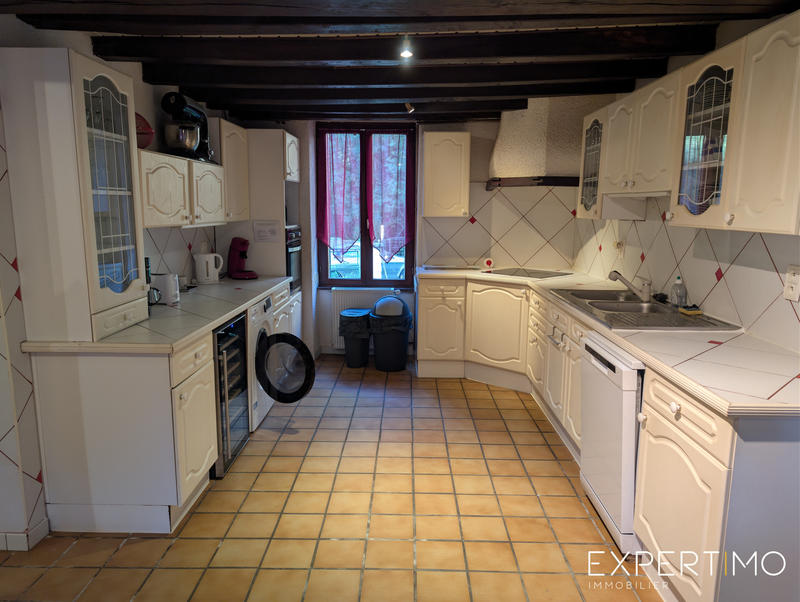 Maison - 338 m² - 8 pièces