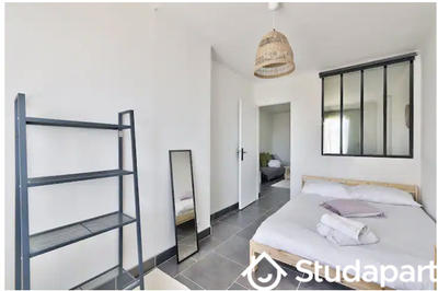 Chambre - 11 m² - 1 pièce