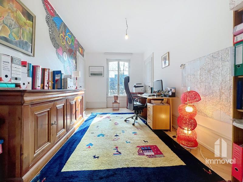 Appartement - 151 m² - 6 pièces