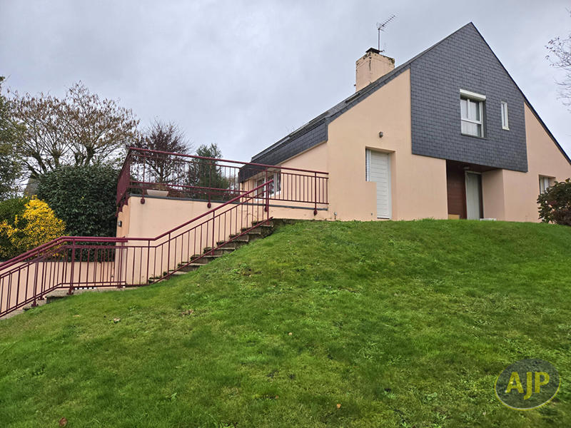 Maison - 173 m² - 6 pièces