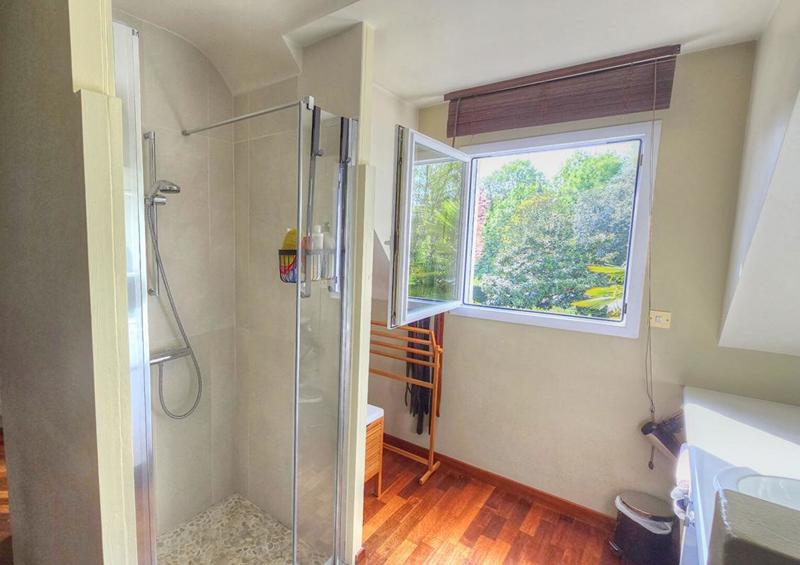 Maison - 216 m² - 8 pièces