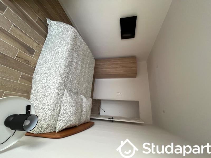 Chambre - 12 m² - 1 pièce