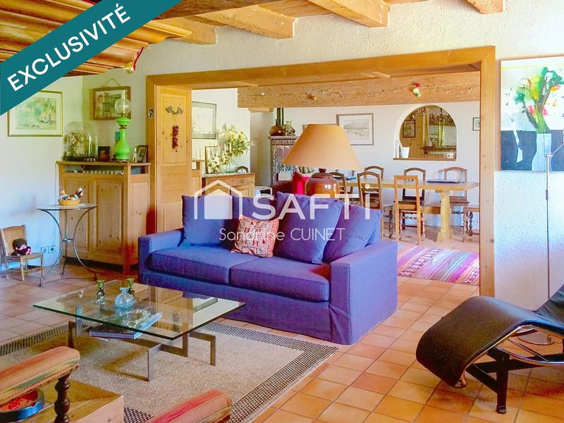 Maison - 270 m² - 10 pièces