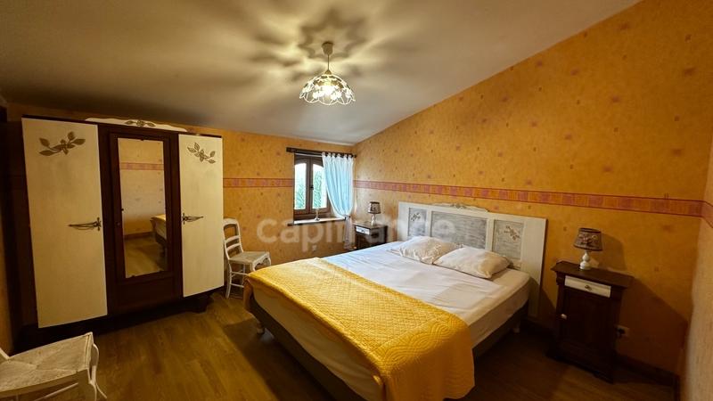 Maison - 313 m² - 10 pièces