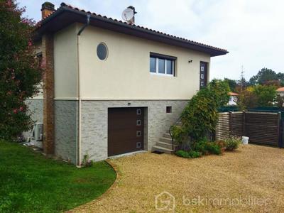 Immeuble - 140 m² - 6 pièces