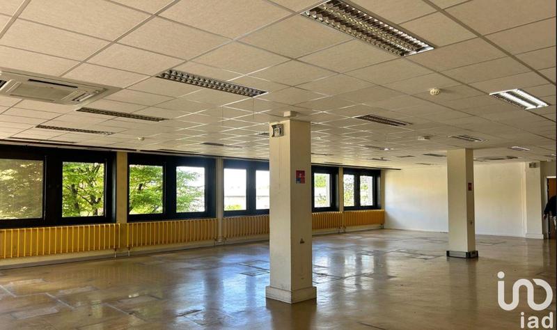 Local commercial - 4 000 m²