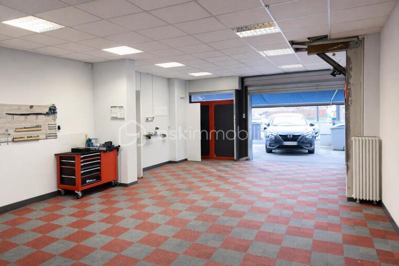 Local commercial - 102 m² - 5 pièces