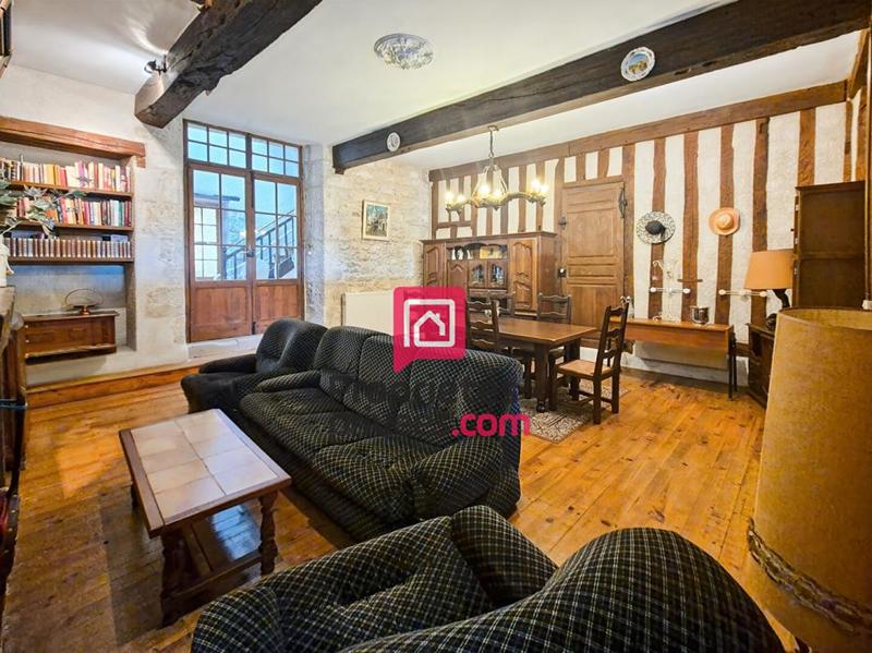 Maison - 270 m² - 8 pièces