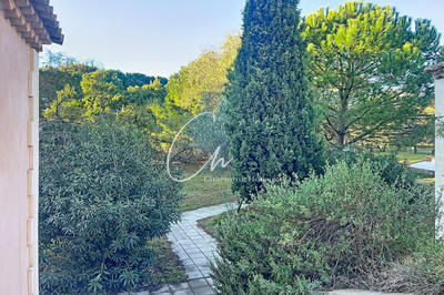 Propriété - 4 200 m² - 80 pièces