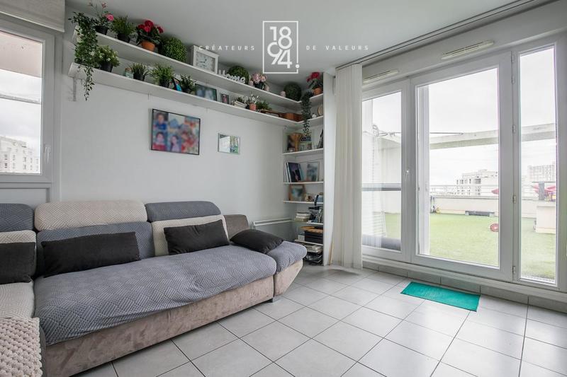 Appartement - 90 m² - 5 pièces